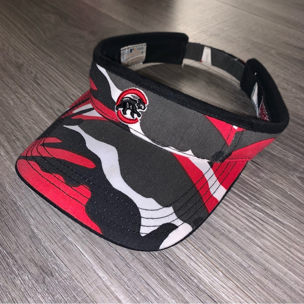 Chicago Cubs red/grey/black adjustable visor MLB